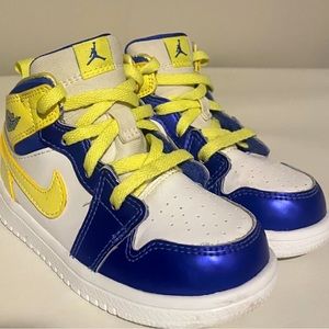 JORDANS rare blue white and yellow SZ 7C